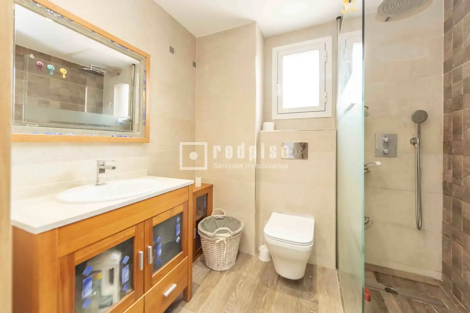 Baño de Ático en venta en Valdemoro con Calefacción, Jardín privado y Terraza