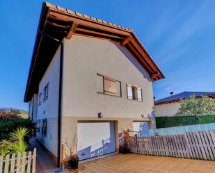 Vista exterior de Casa o xalet en venda en Ezcabarte amb Terrassa