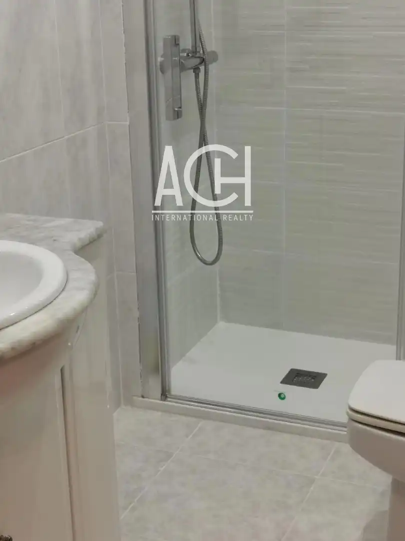 Bathroom of Flat for rent in Bilbao   with Heating, Terrace and Furnished