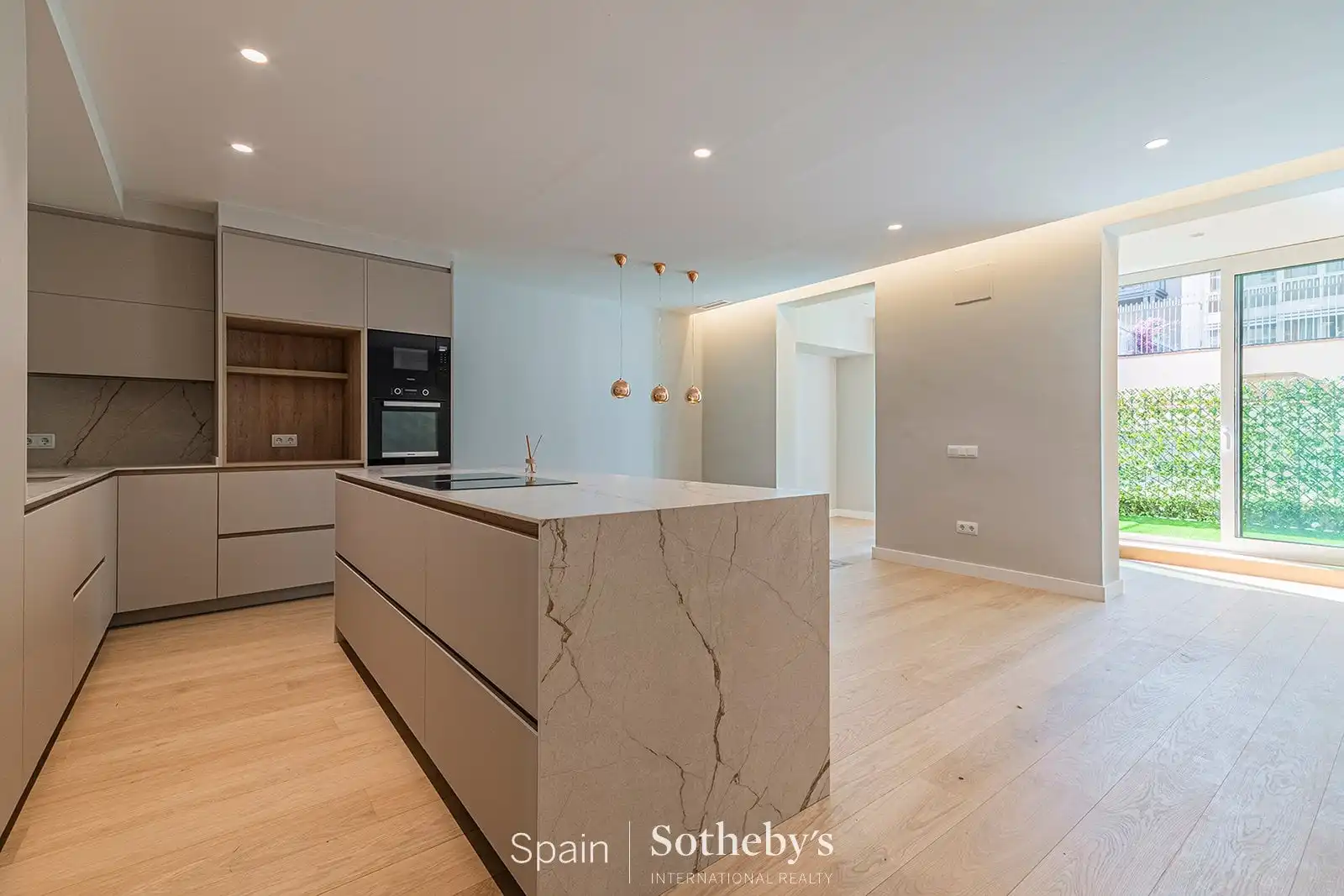 Cuina de Apartament en venda en Barcelona amb Aire condicionat, Calefacció i Terrassa