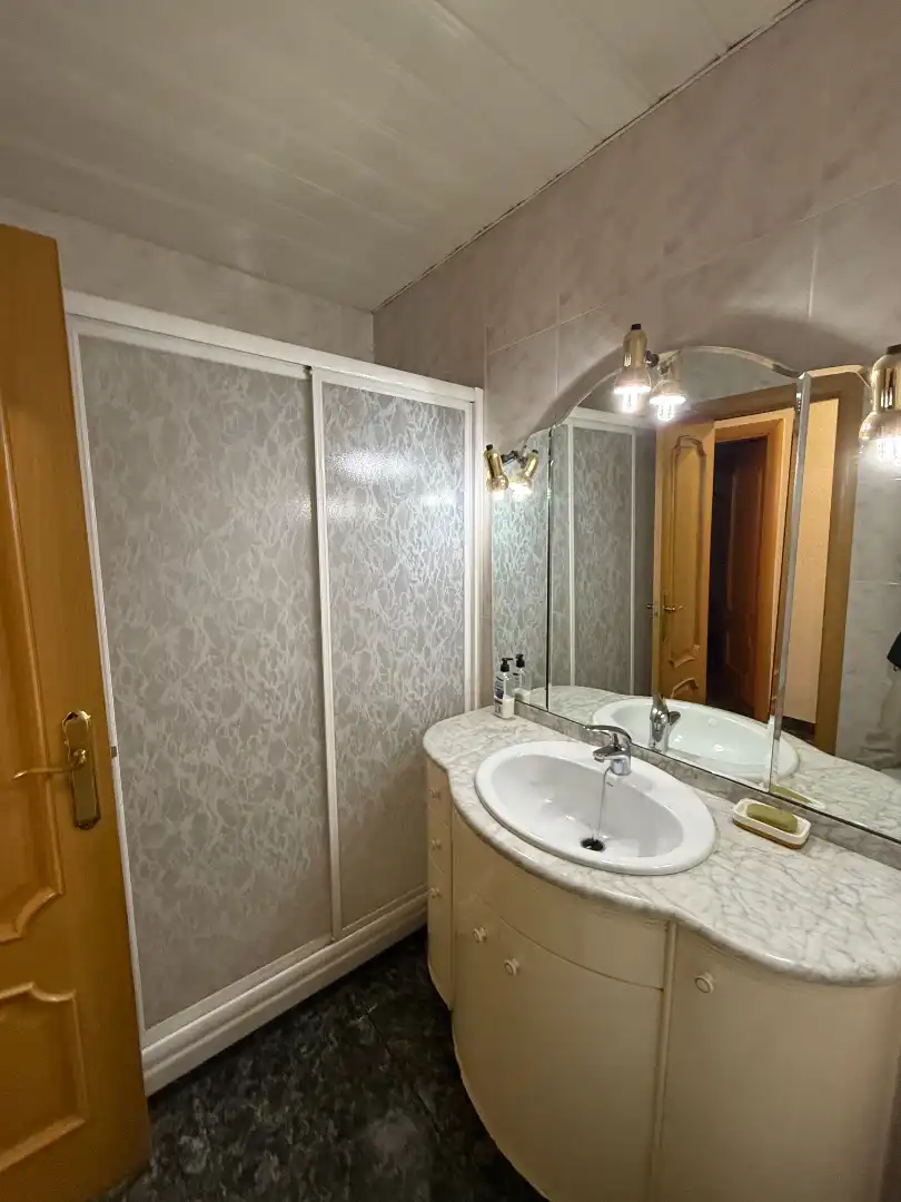 Badezimmer von Wohnung zum Verkauf in Terrassa mit Klimaanlage, Heizung und Terrasse