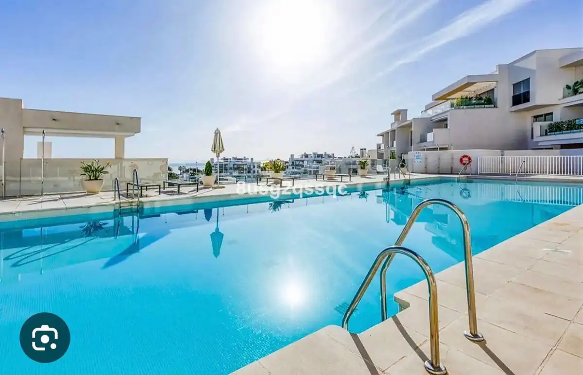 Piscina de Apartament en venda en Estepona amb Aire condicionat, Terrassa i Moblat
