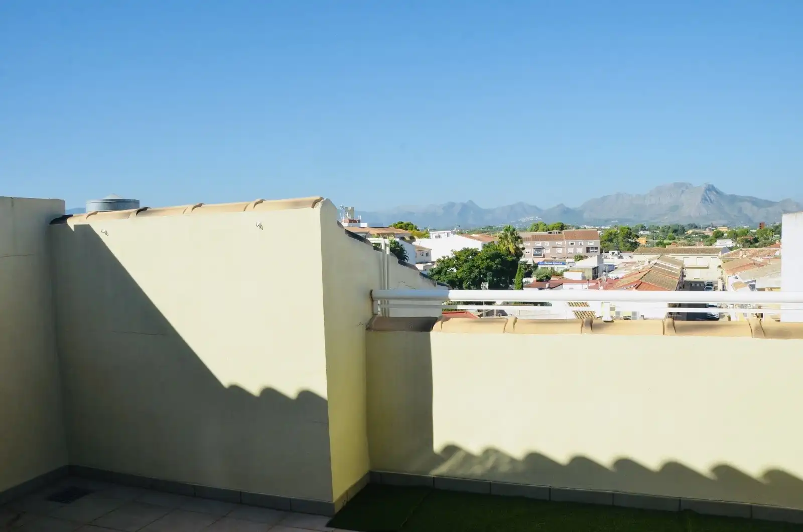 Außenansicht von Dachboden zum Verkauf in Dénia mit Klimaanlage, Heizung und Terrasse