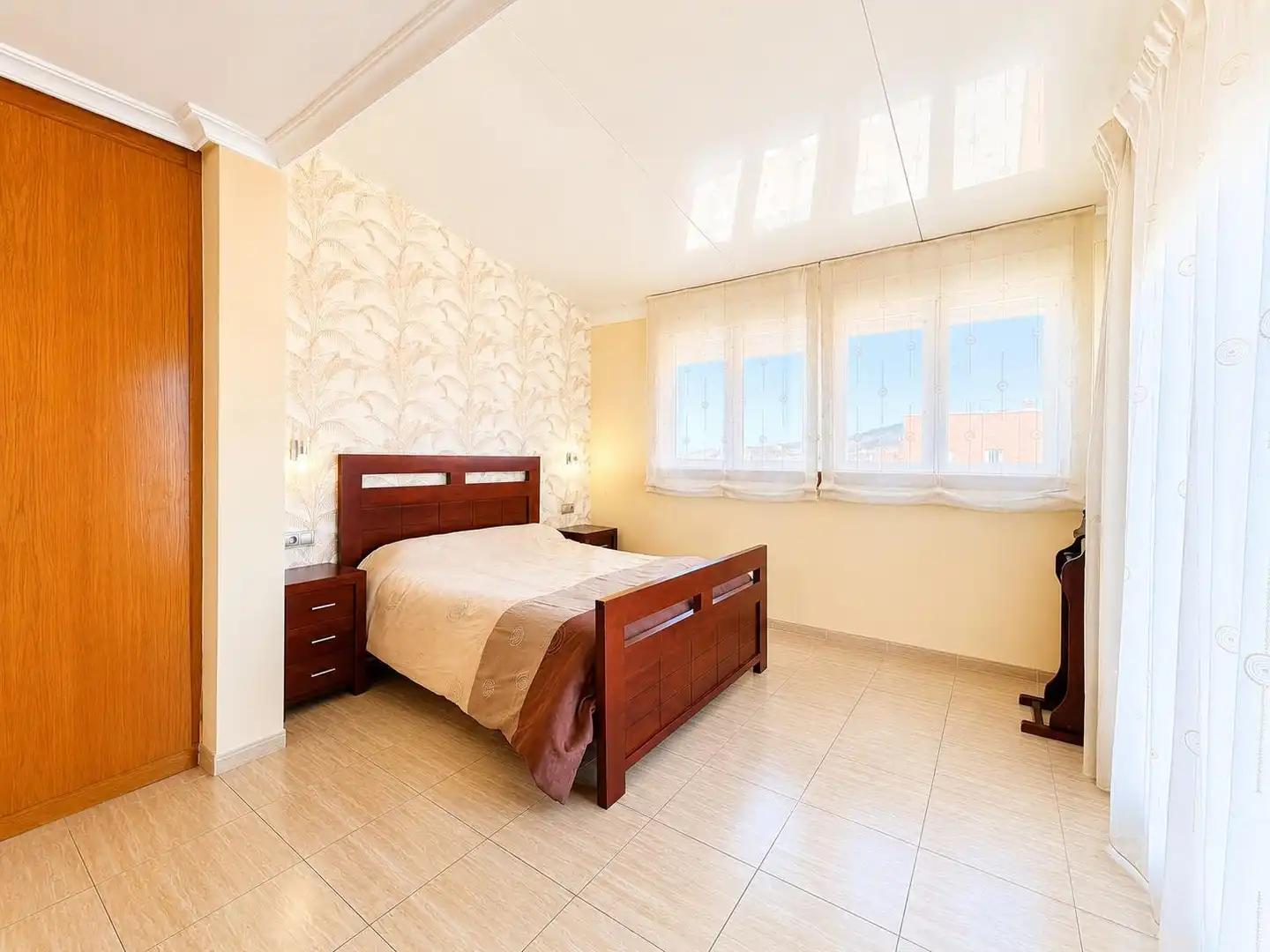 Habitación de Ático de alquiler en Almería con Aire acondicionado, Terraza y Amueblado