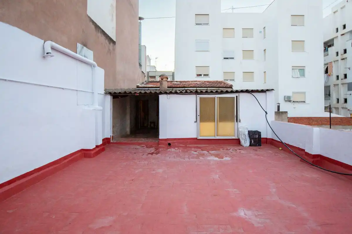 Außenansicht von Erdgeschoss zum Verkauf in Sagunto / Sagunt mit Heizung, Terrasse und Abstellraum