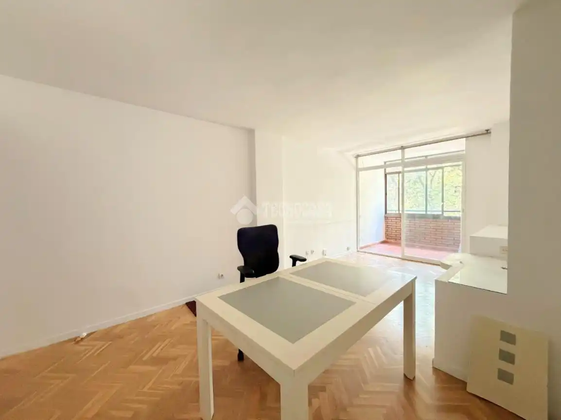 Wohnung zum Verkauf in Madrid mit Heizung und Gemeinschaftspool