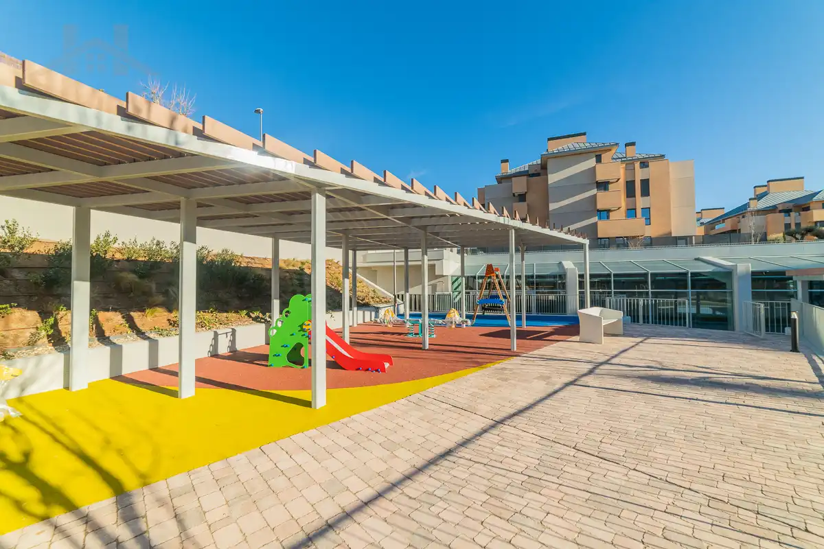 Terraza de Dúplex en venta en Majadahonda con Aire acondicionado, Calefacción y Jardín privado