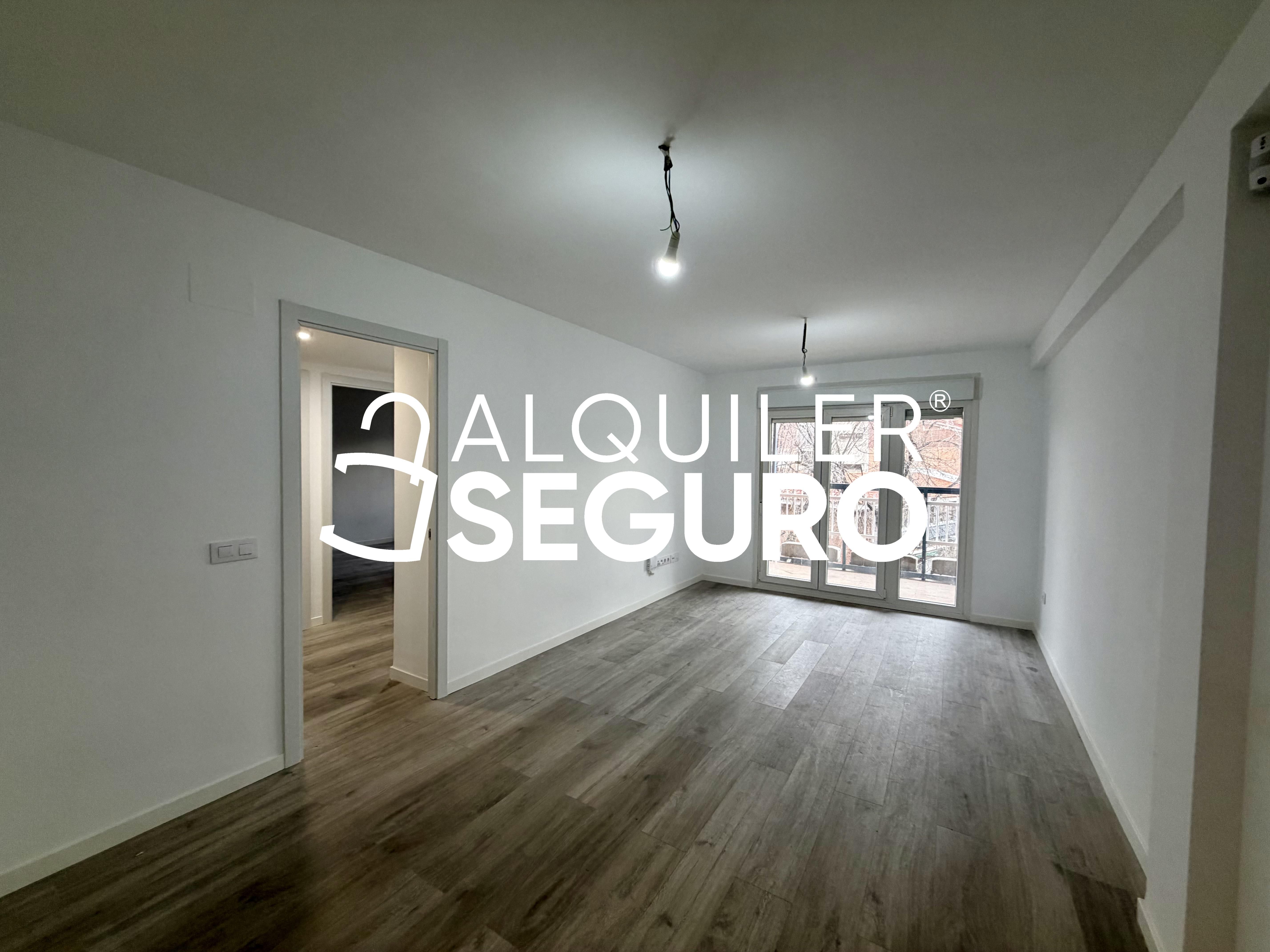 Exterior view of Flat to rent in Pinto  with Air Conditioner, Heating and Terrace