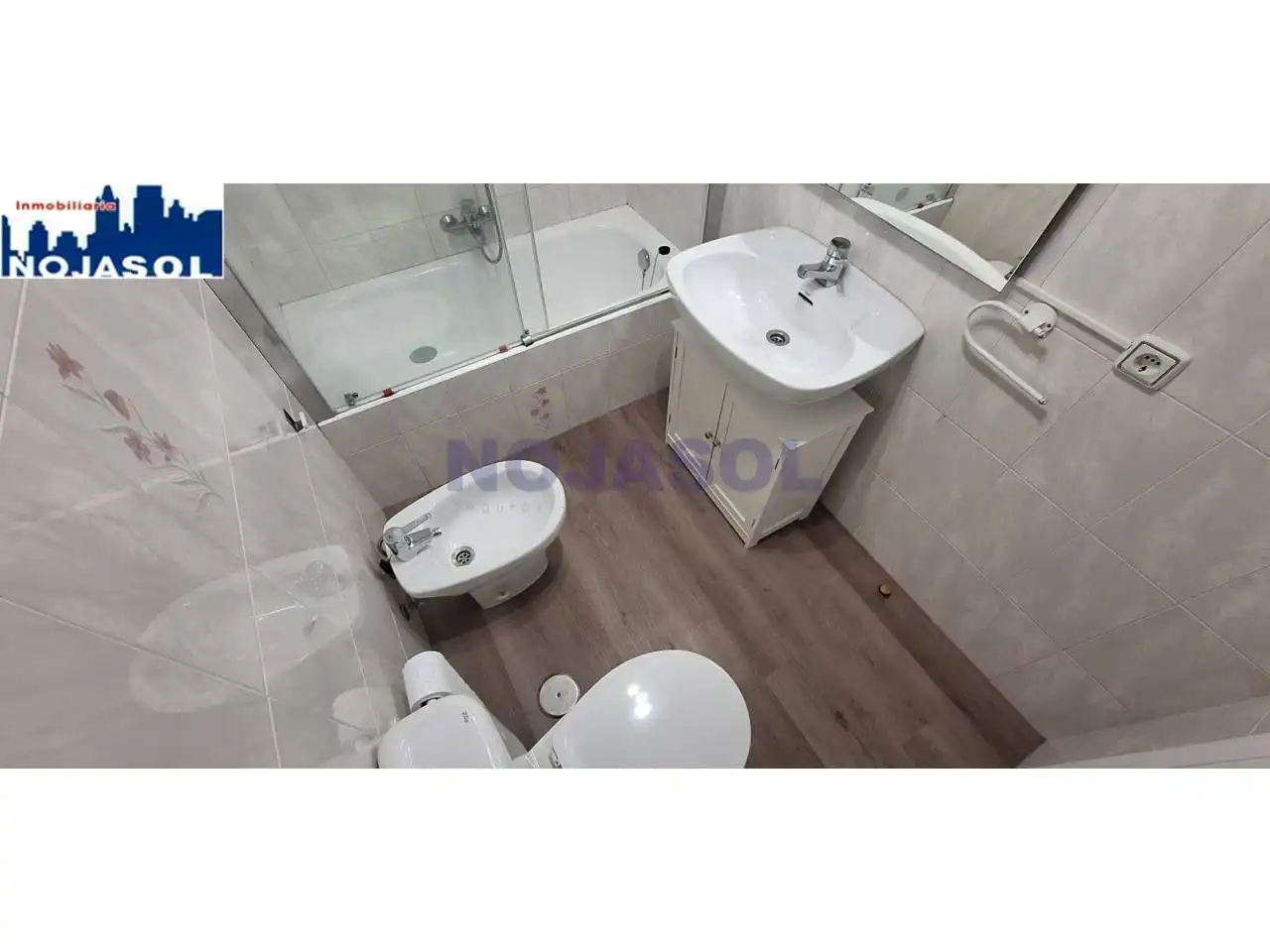 Baño de Apartamento de alquiler en Noja con Calefacción, Parquet y Terraza