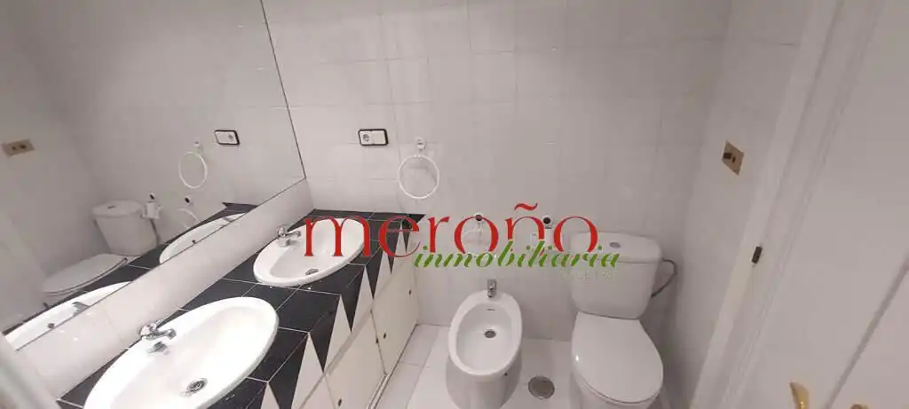 Bany de Pis en venda en Elche / Elx amb Balcó