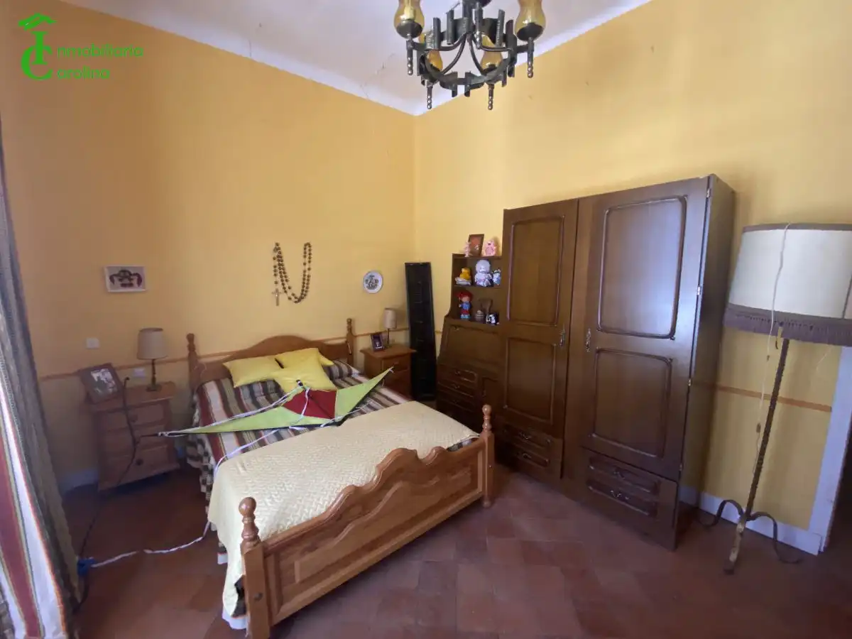 Dormitori de Casa o xalet en venda en Baños de la Encina amb Piscina