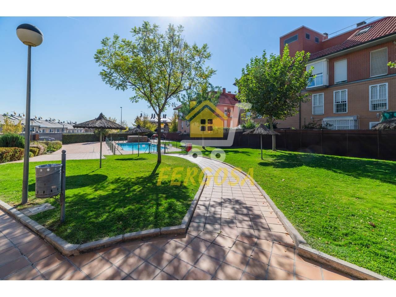 Exterior view of Flat for sale in Arroyomolinos (Madrid)  with Air Conditioner, Heating and Private garden