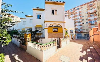 Vista exterior de Casa o xalet en venda en Torrox amb Aire condicionat i Piscina comunitària