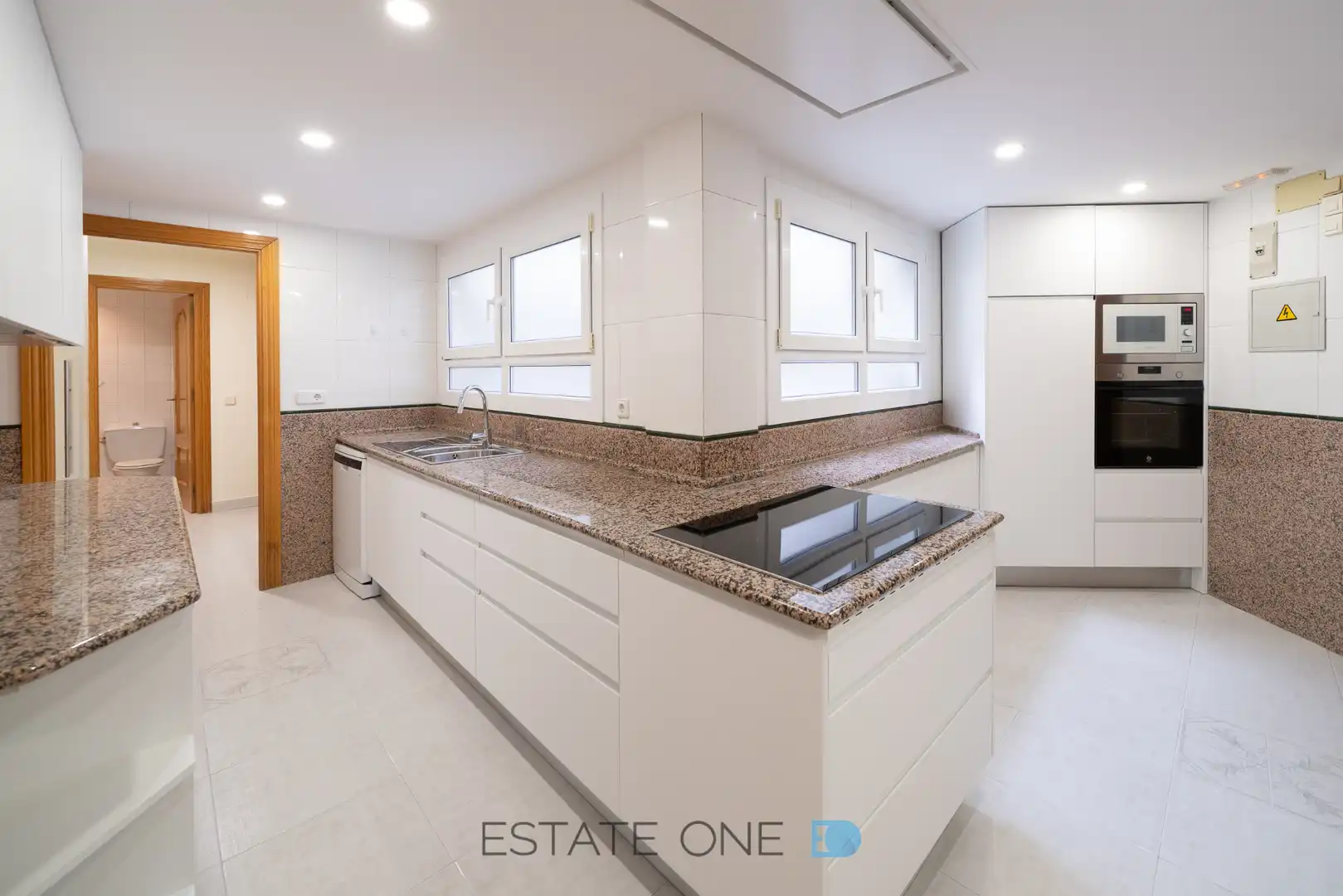 Kitchen of Flat for rent in Madrid  with Air Conditioner, Heating and Terrace
