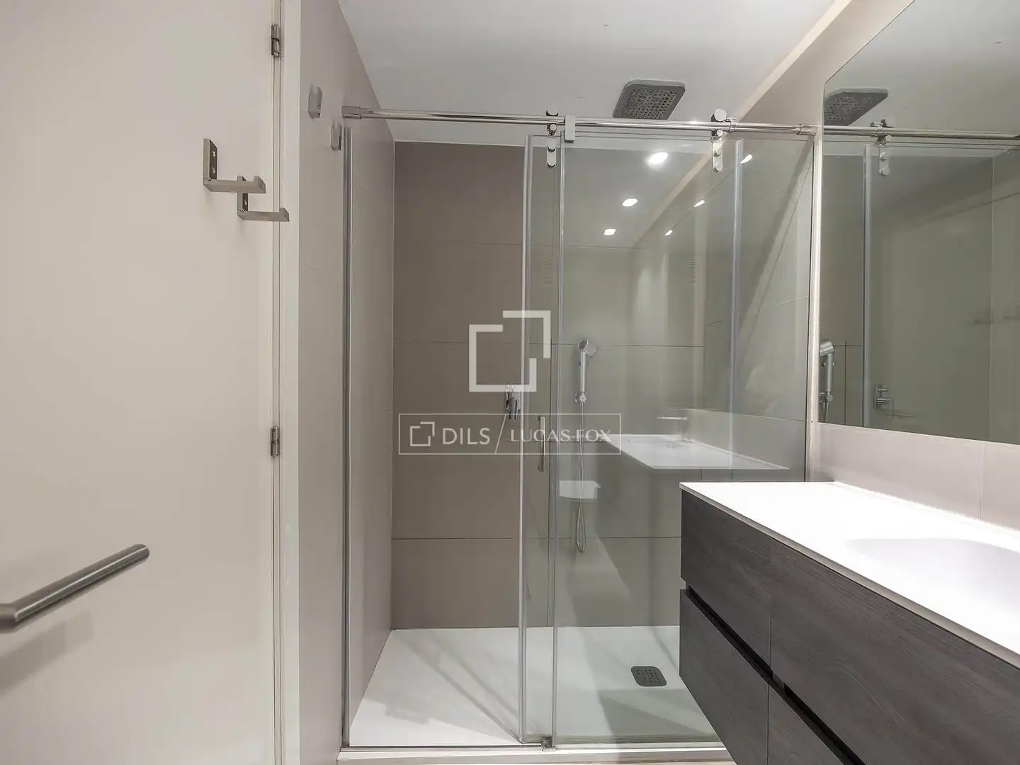 Badezimmer von Wohnung zum Verkauf in Valencia mit Klimaanlage, Heizung und Privatgarten