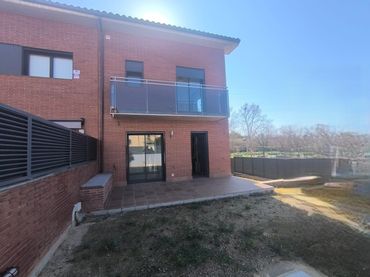 Casa a schiera con balcone in vendita a Bases de Manresa - Carretera de Santpedor