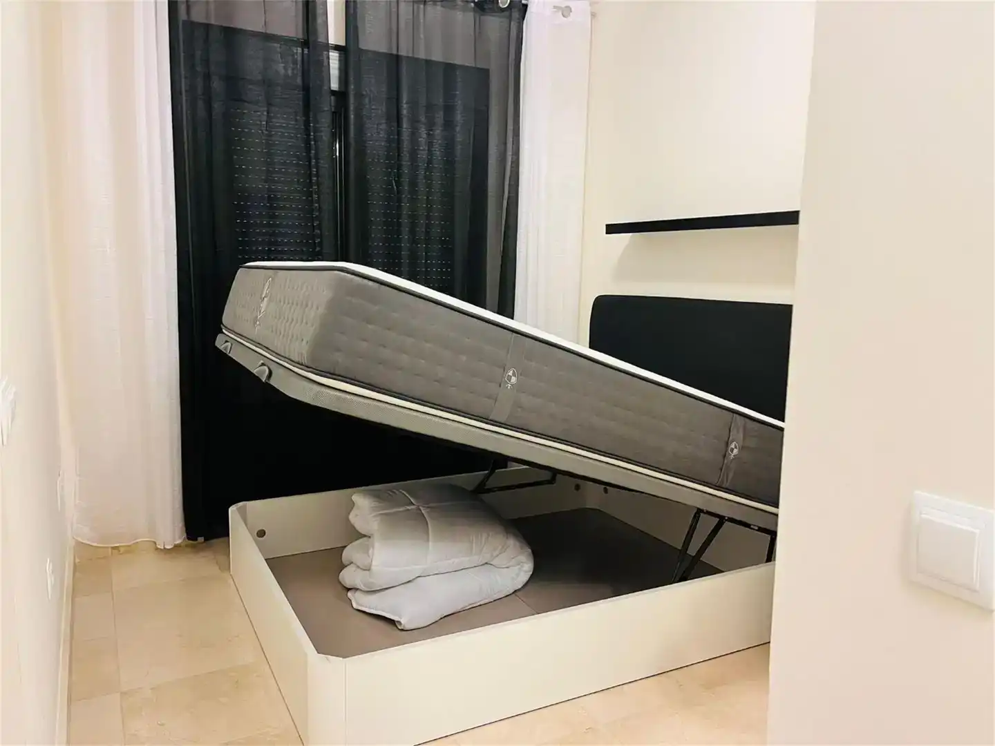 Dormitori de Àtic de lloguer en Benahavís amb Aire condicionat i Piscina