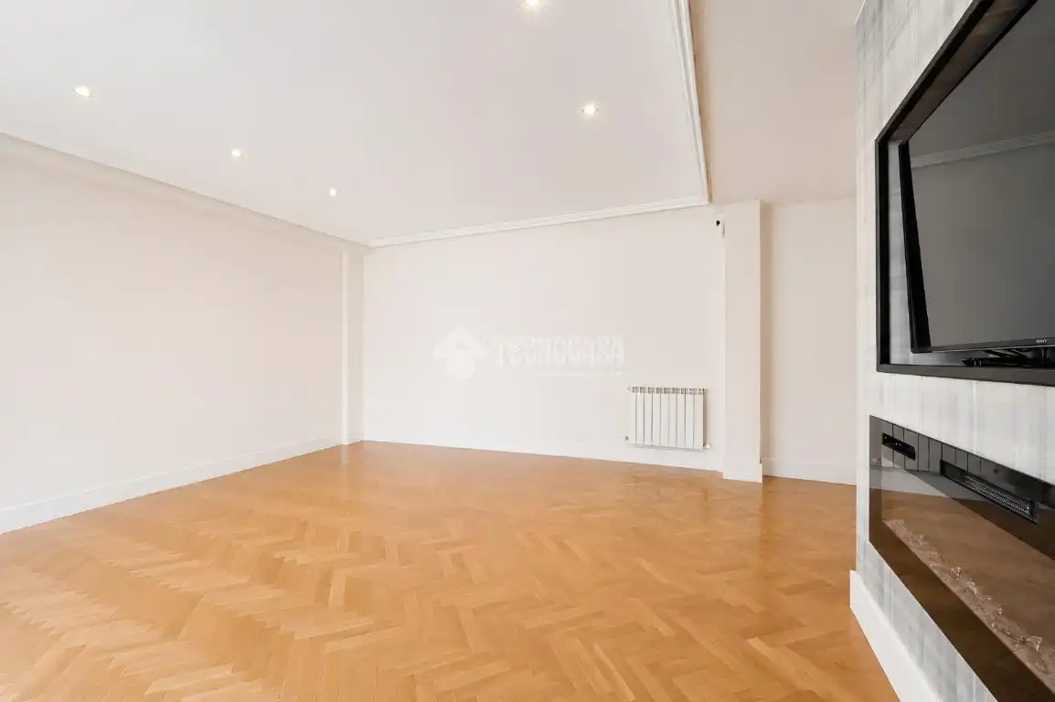 Piso en venta en Torrelodones con Calefacción, Terraza y Piscina comunitaria