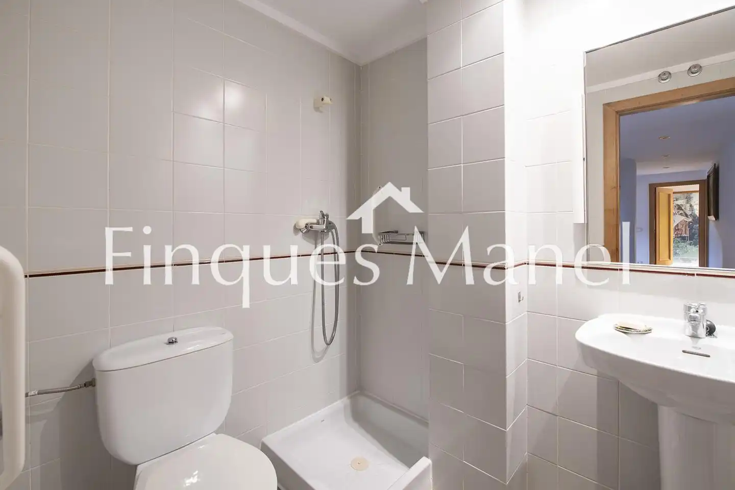Badezimmer von Wohnung zum Verkauf in Banyoles mit Klimaanlage und Terrasse
