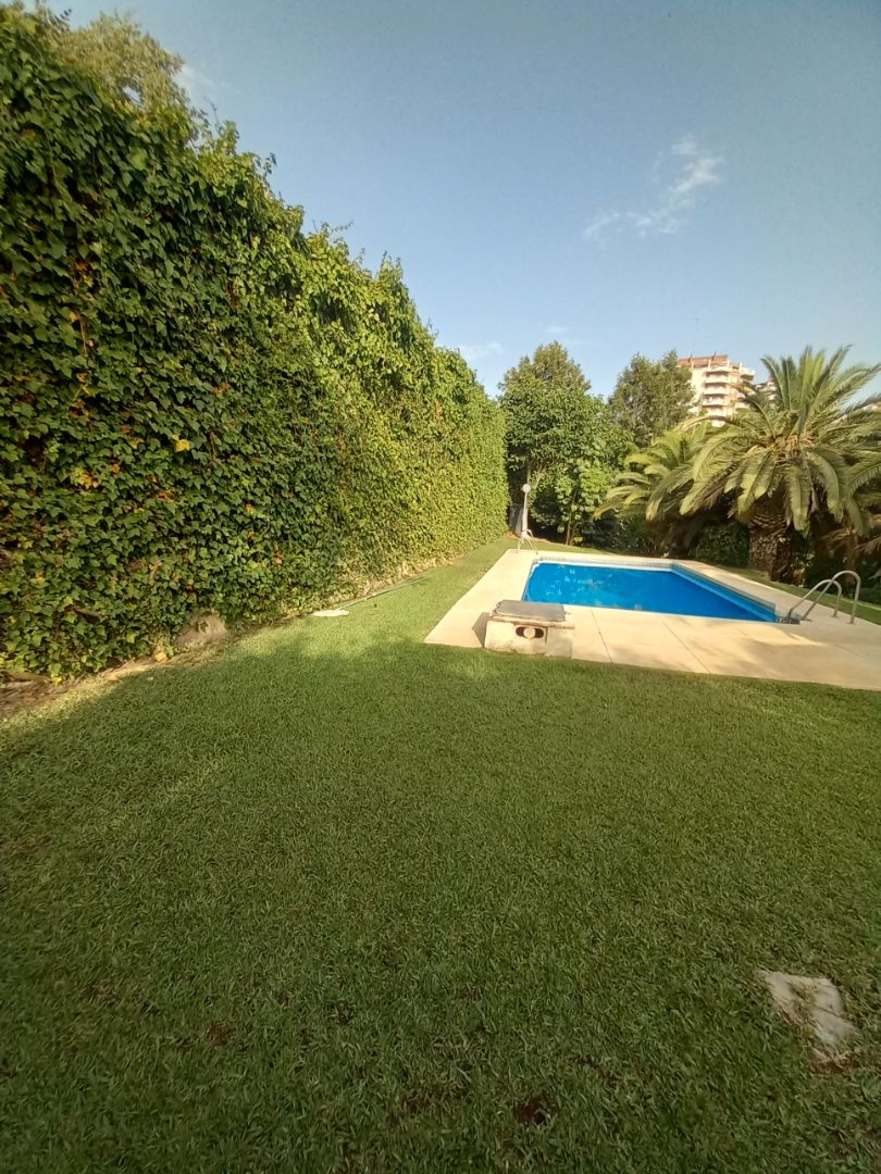 Jardí de Pis de lloguer en Málaga Capital amb Rentadora i Piscina comunitària