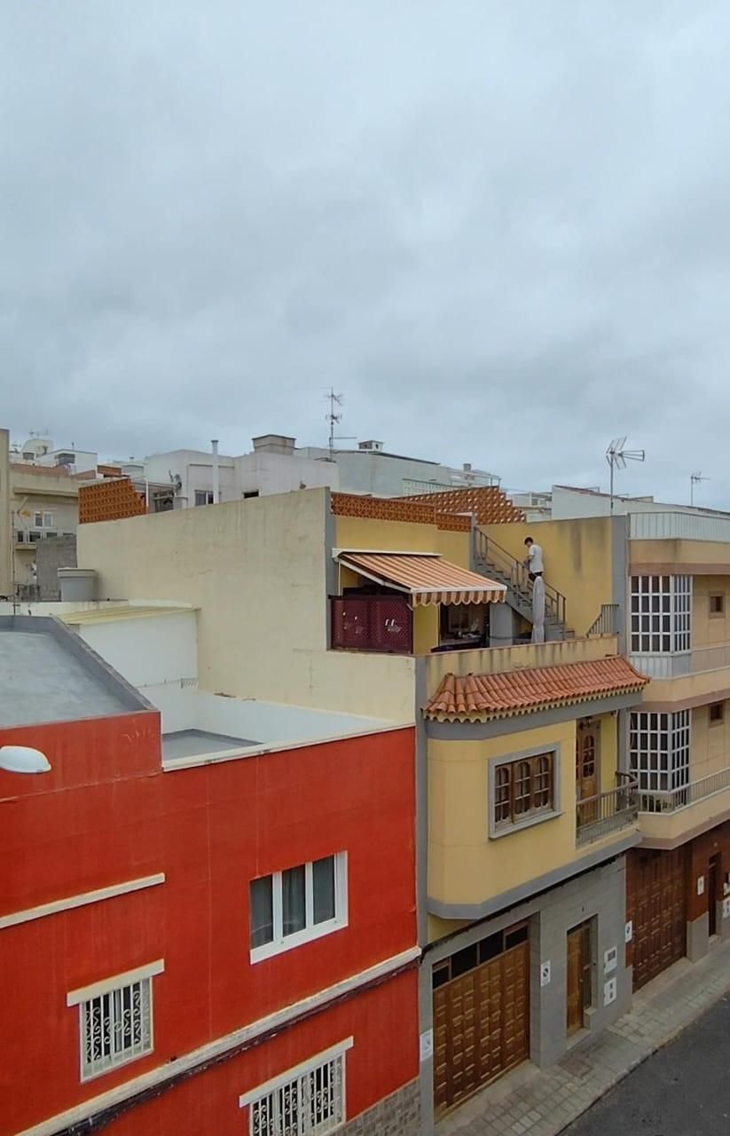 Vista exterior de Ático en venta en Las Palmas de Gran Canaria con Terraza