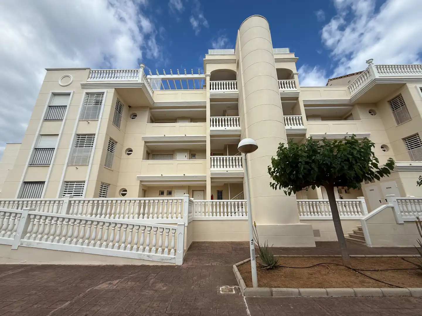 Vista exterior de Apartament en venda en Dénia amb Aire condicionat, Calefacció i Terrassa