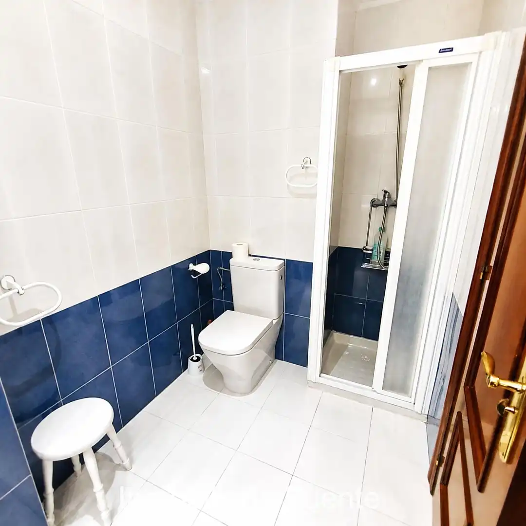 Badezimmer von Wohnung zum Verkauf in Zalla  mit Heizung, Abstellraum und Möbliert