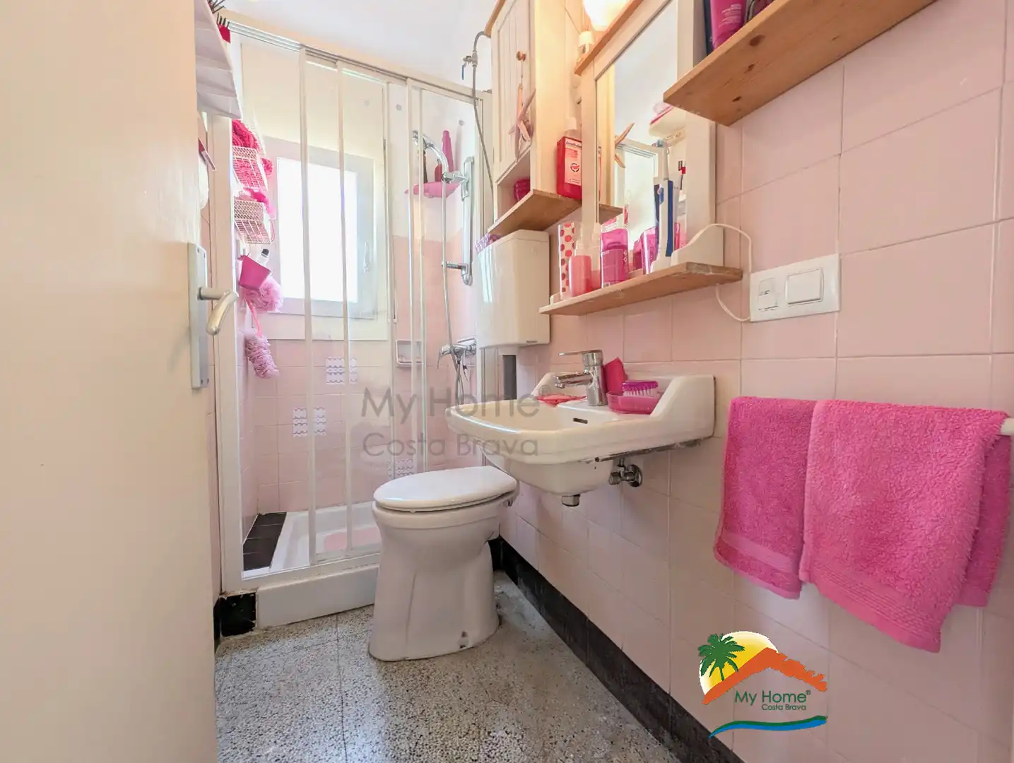 Bany de Casa o xalet en venda en Lloret de Mar amb Jardí privat, Terrassa i Piscina