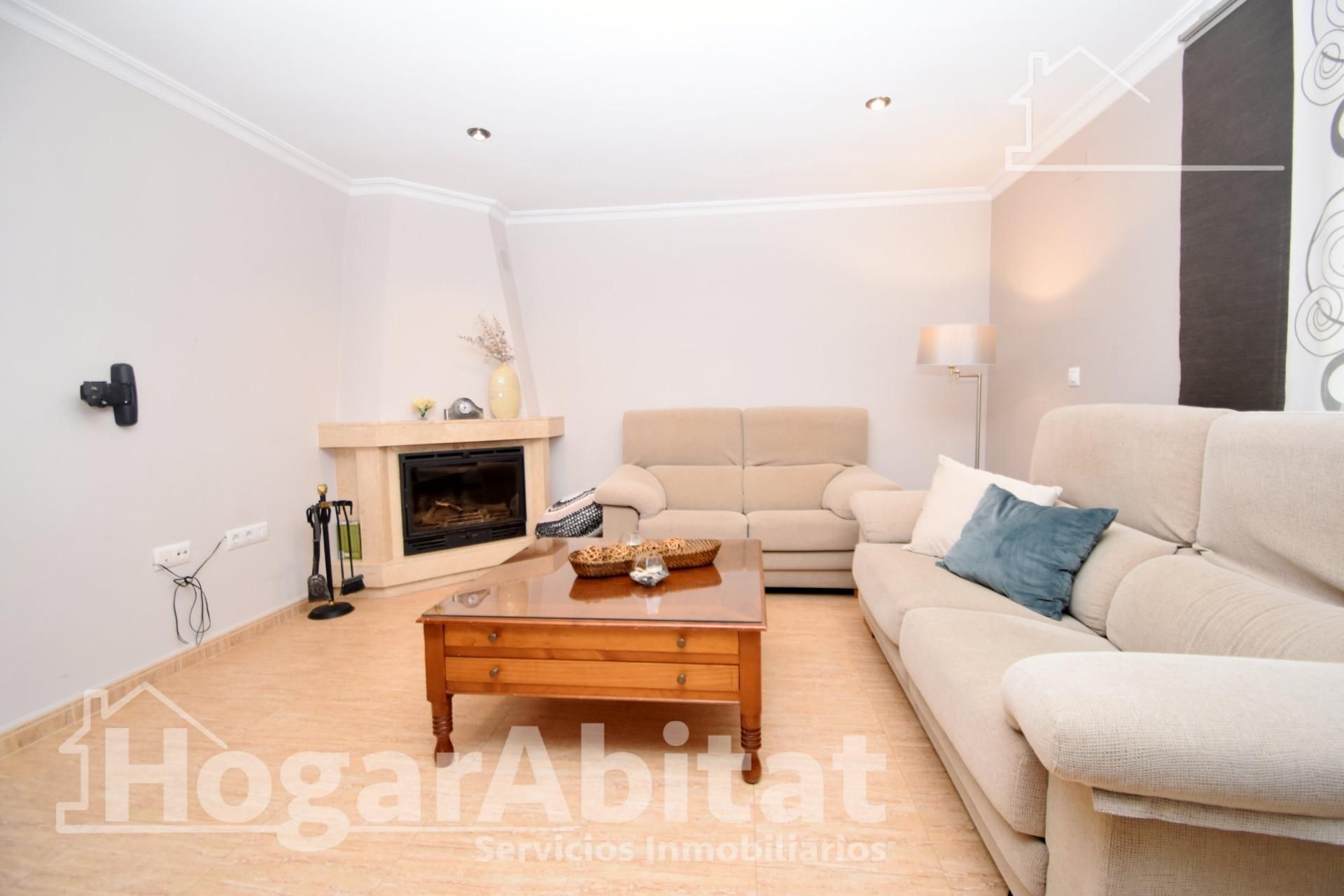 Sala de estar de Casa adosada en venta en Alzira con Aire acondicionado, Terraza y Trastero