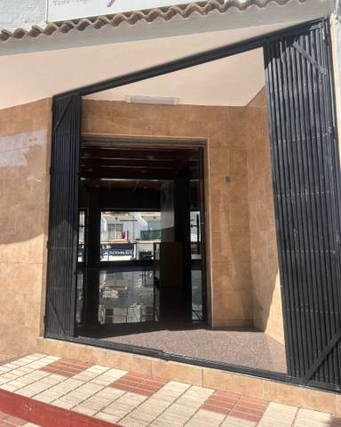 Local comercial en Alquiler en Calle Gerald Brenan en Centro