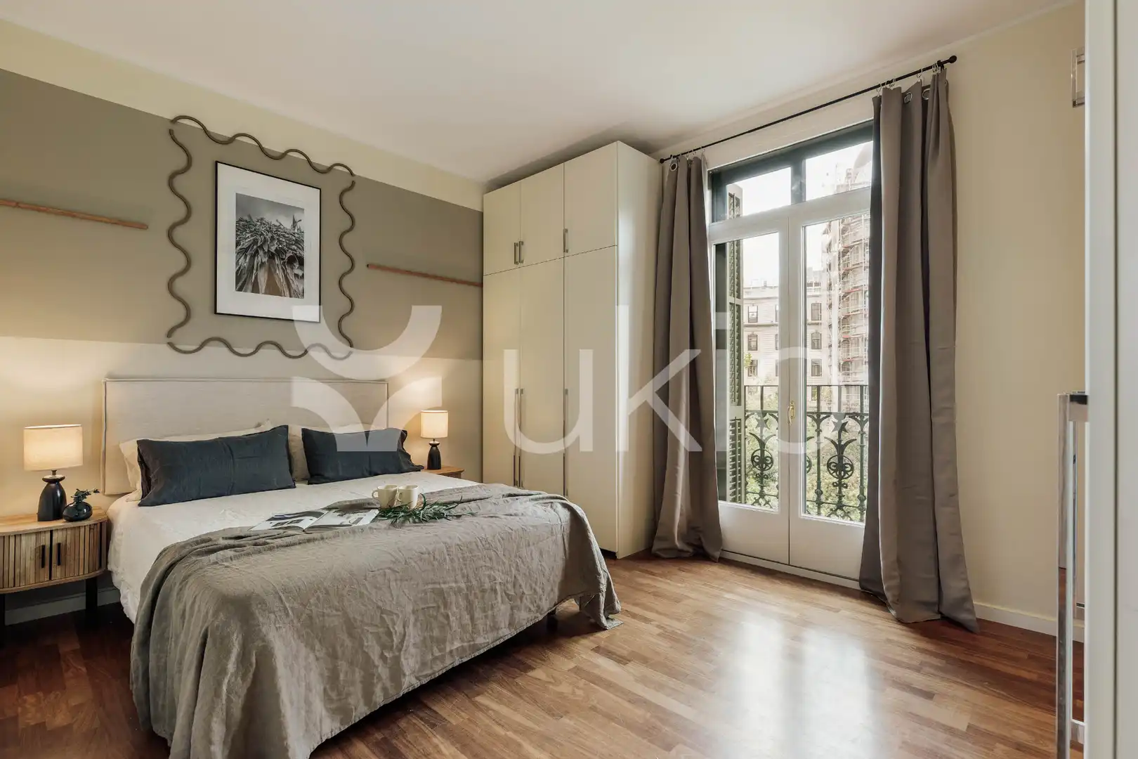 Dormitori de Apartament de lloguer en Barcelona amb Aire condicionat, Calefacció i Moblat