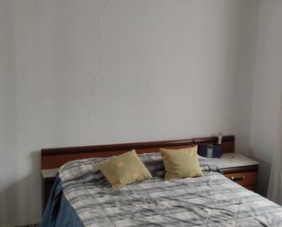 Bedroom of Flat to rent in  Sevilla Capital