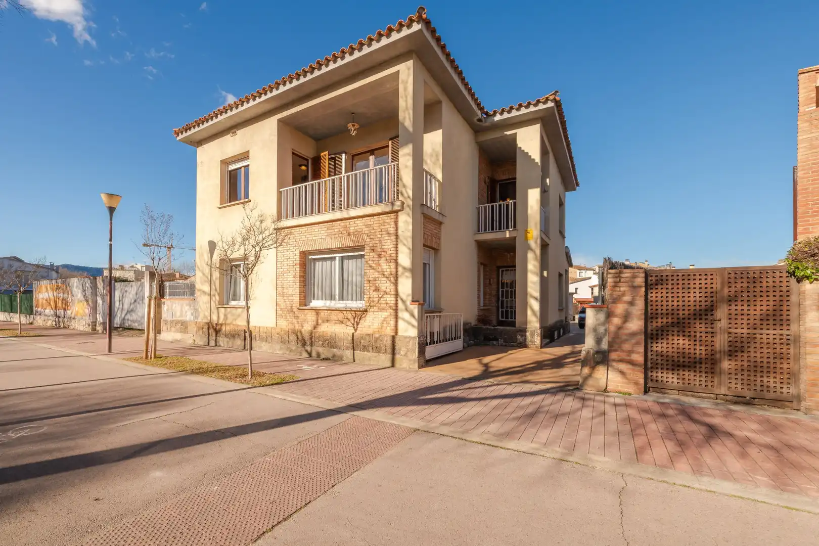 Vista exterior de Casa o chalet en venta en Banyoles con Terraza