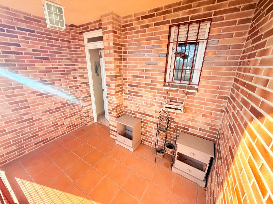 Casa adosada en venta en Seseña con Piscina