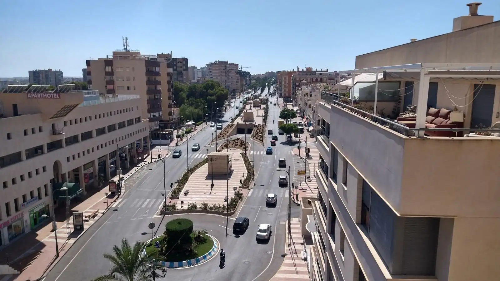 Vista exterior de Piso de alquiler en Roquetas de Mar con Calefacción, Terraza y Horno