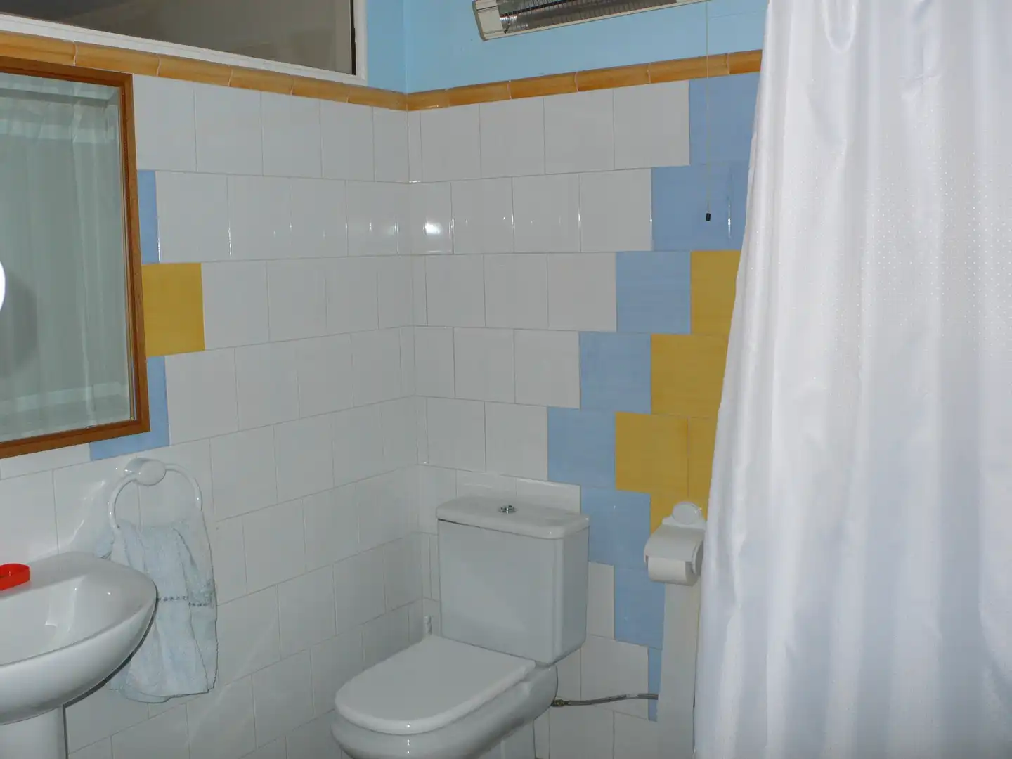 Bany de Casa o xalet en venda en Alcalá de Guadaira amb Aire condicionat, Calefacció i Jardí privat