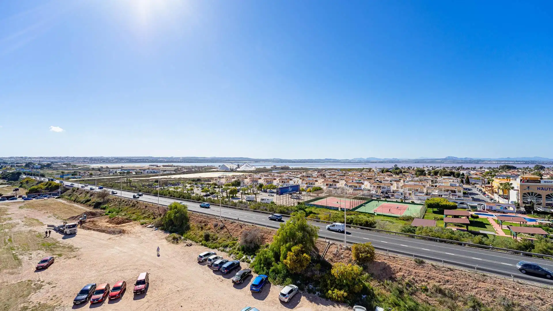 Vista exterior de Àtic en venda en Torrevieja amb Terrassa i Piscina comunitària