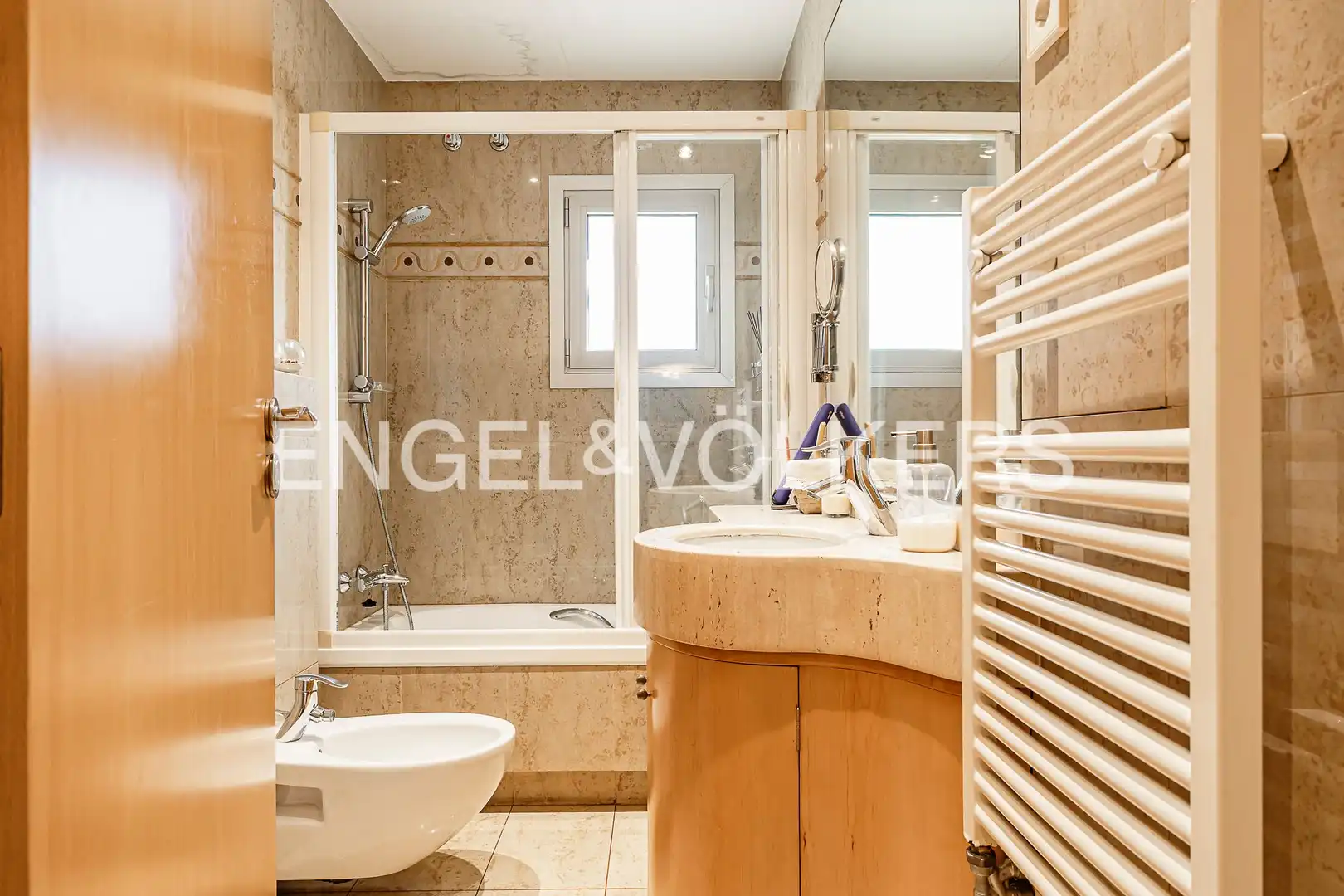 Bathroom of Houses for sale in Cerdanyola del Vallès  with Air Conditioner, Heating and Private garden