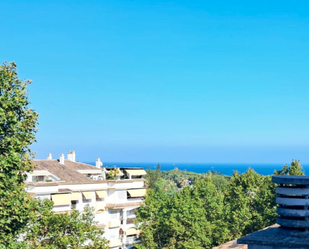 Vista exterior de Apartament en venda en Marbella amb Aire condicionat i Terrassa