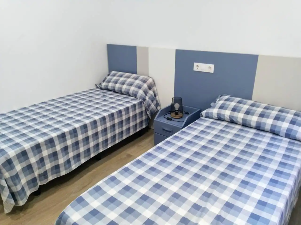 Bedroom of Flat for rent in Burgos  with Heating and Furnished