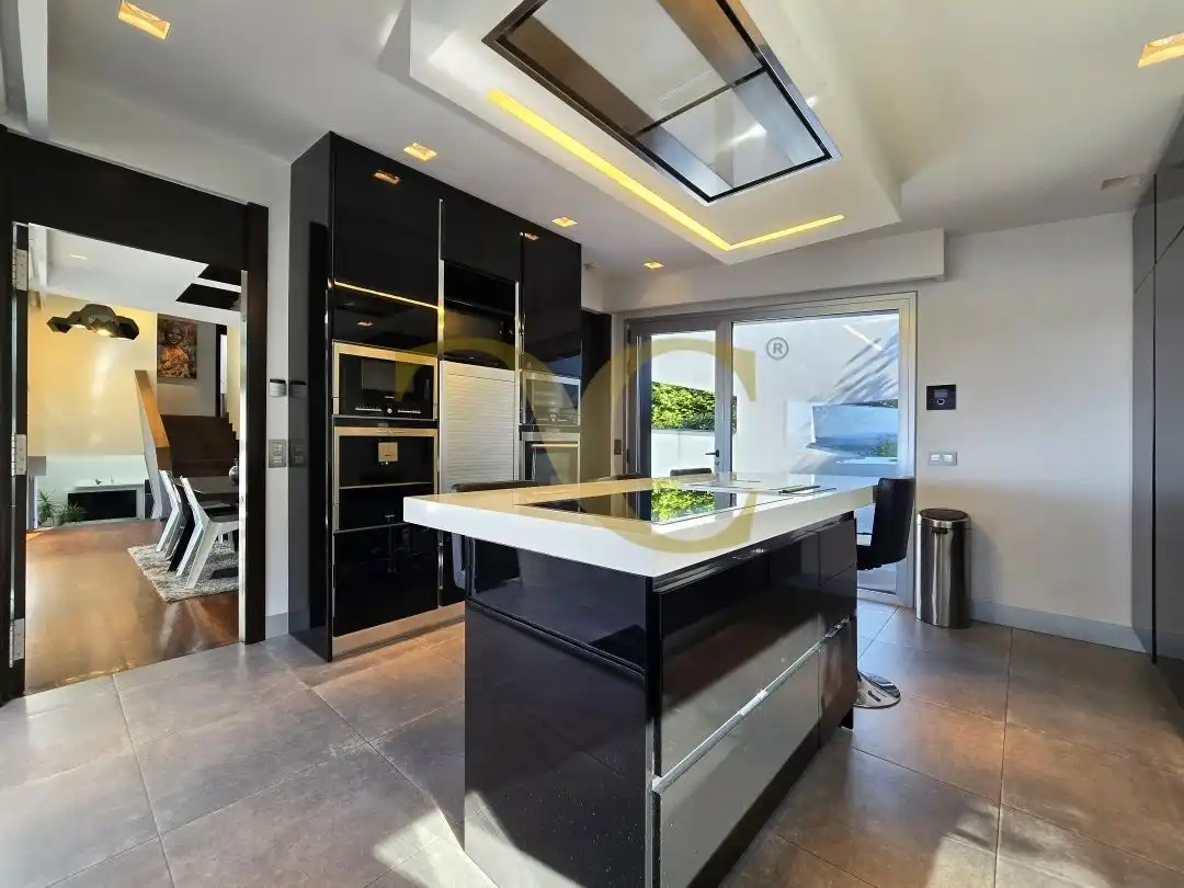 Cocina de Casa o chalet en venta en Gijón  con Calefacción, Jardín privado y Terraza