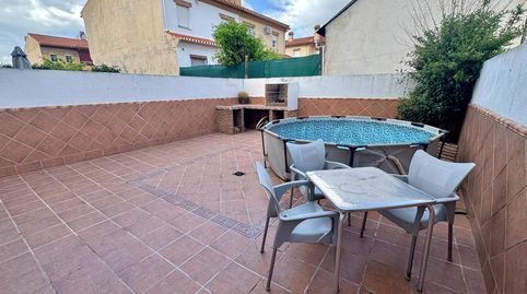 Amplia casa adosada con gran patio y sótano con chimenea en Belicena, imatge 3
