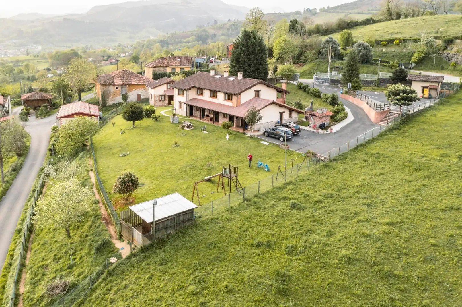 Buildings for sale in Lugar Parres, Parres