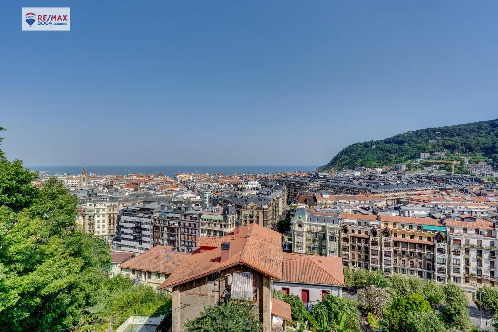 Vista exterior de Piso en venta en Donostia - San Sebastián  con Jardín privado, Parquet y Terraza