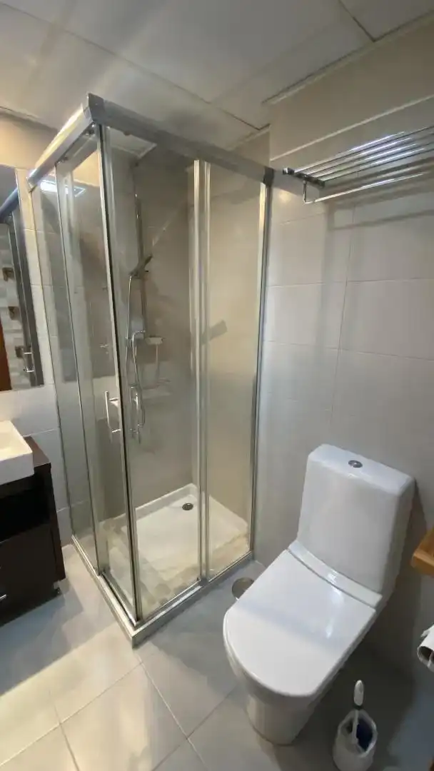 Baño de Piso en venta en  Granada Capital con Piscina y Balcón
