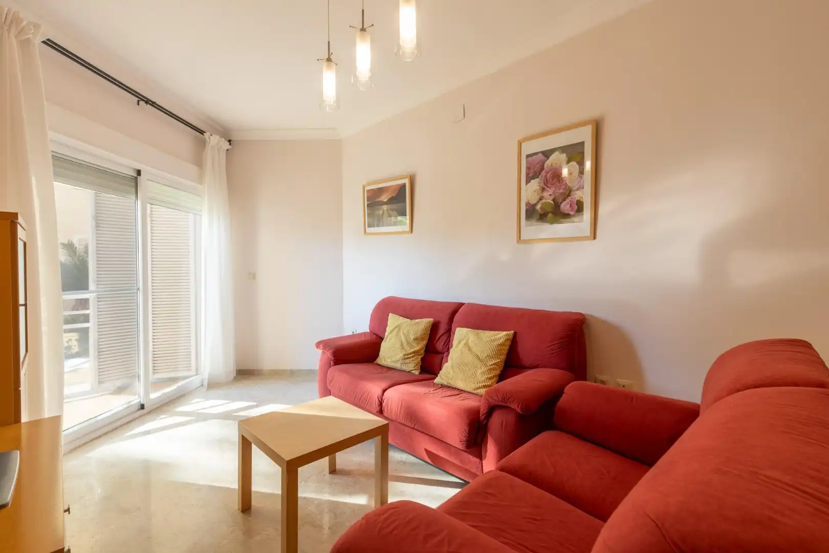 Sala d'estar de Pis en venda en Motril amb Terrassa, Moblat i Balcó