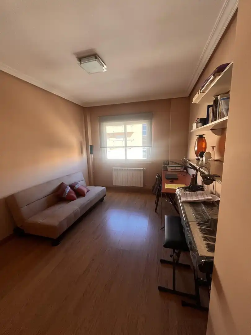 Habitación de Piso en venta en Plasencia con Aire acondicionado, Terraza y Amueblado