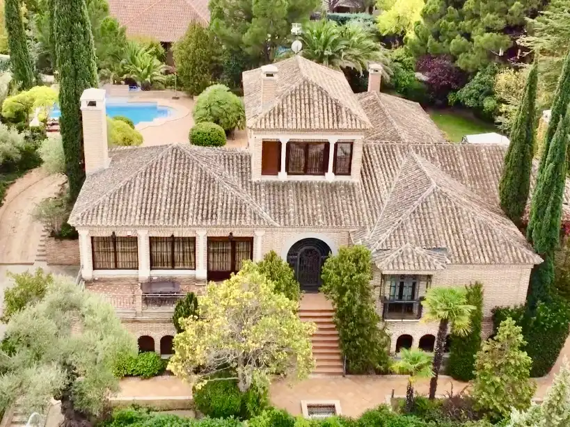 Vista exterior de Casa o chalet en venta en Las Rozas de Madrid con Aire acondicionado, Calefacción y Jardín privado
