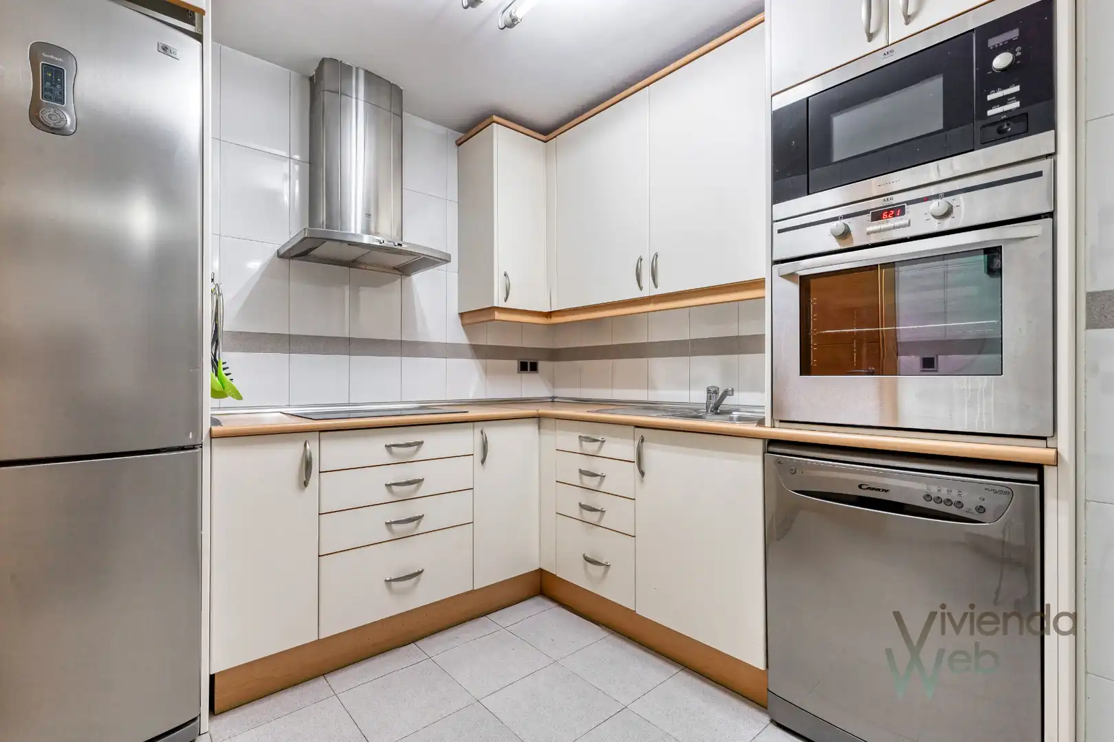 Küche von Wohnung zum Verkauf in Madrid mit Klimaanlage, Heizung und Privatgarten