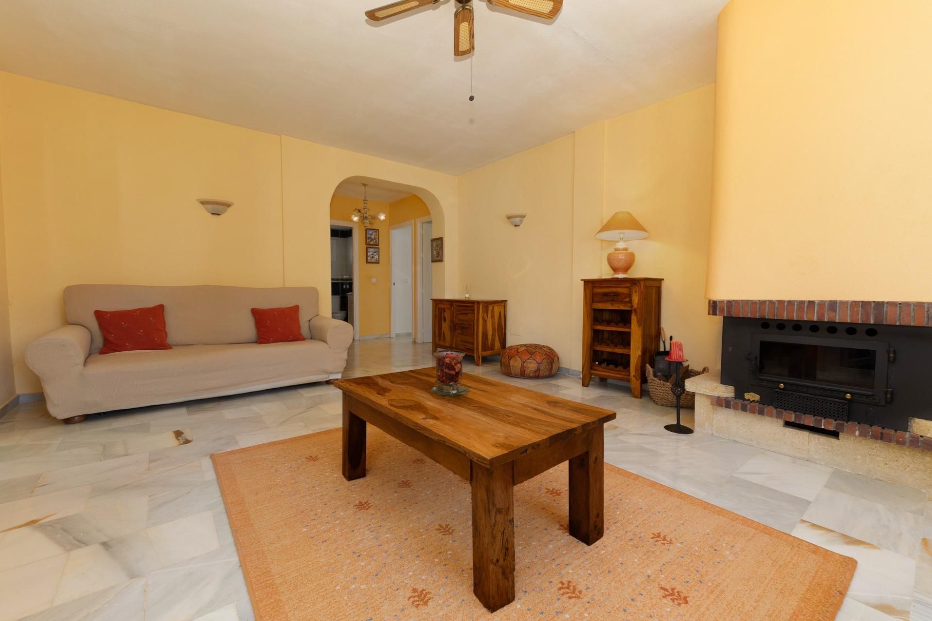 Sala de estar de Apartamento en venta en Marbella con Jardín privado y Piscina comunitaria